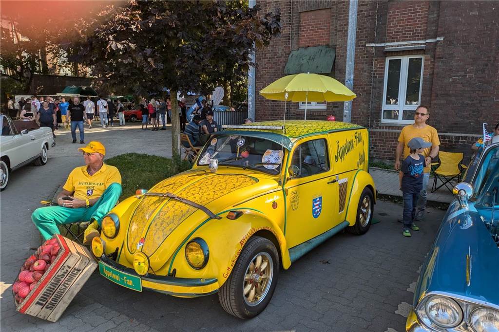 Das Oldtimer-Treffen der Oldtimerfreunde Schermbeck im Creativ-Quartier war ein voller Erfolg