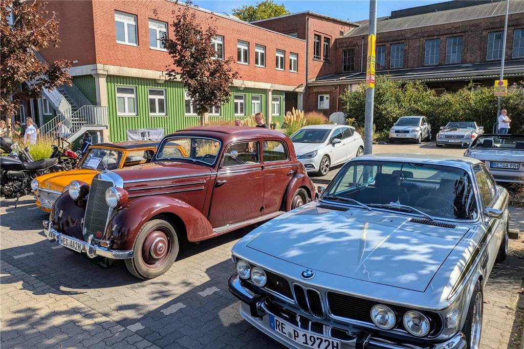 Das Oldtimer-Treffen der Oldtimerfreunde Schermbeck im Creativ-Quartier war ein voller Erfolg