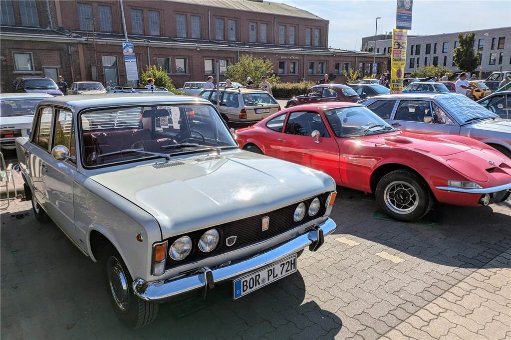 Das Oldtimer-Treffen der Oldtimerfreunde Schermbeck im Creativ-Quartier war ein voller Erfolg