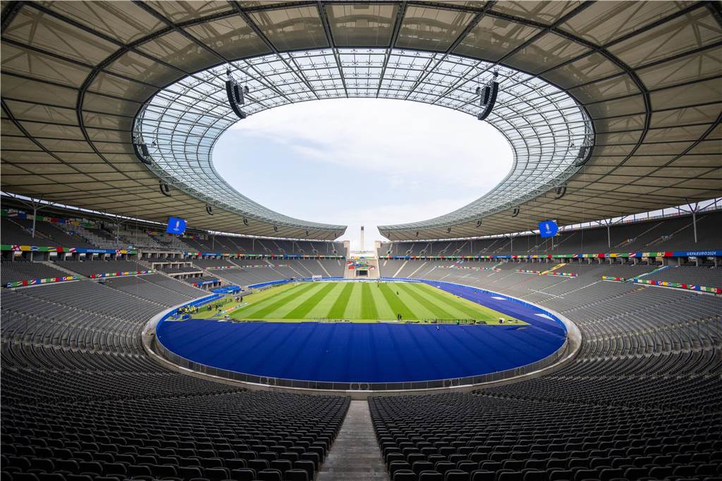 Timo Gansloweit wird Schiri in der 2. Bundesliga Das Olympiastadion in Berlin: In der kommenden Saison könnte Timo Gansloweit hier der „Chef“ auf dem Platz sein.