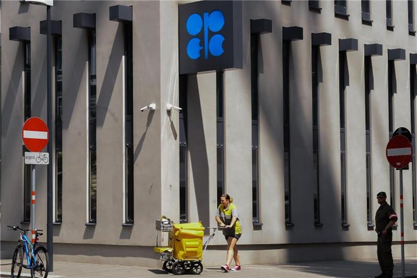 Ölpreise gefallen - Iran lenkt offenbar bei Fördermenge ein Das Opec-Logo in Wien. Vor dem Treffen der Opec-Staaten erwarten Experten, dass das Kartell den Öl-Hahn wieder etwas weiter aufdreht. Foto: Omar Marques/SOPA Images via ZUMA Wire