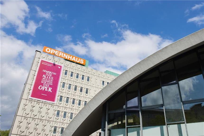 Dortmunder Oper sucht „durchtrainierte Statisten“ Das Opernhaus. Foto: Bernd Thissen/Archiv