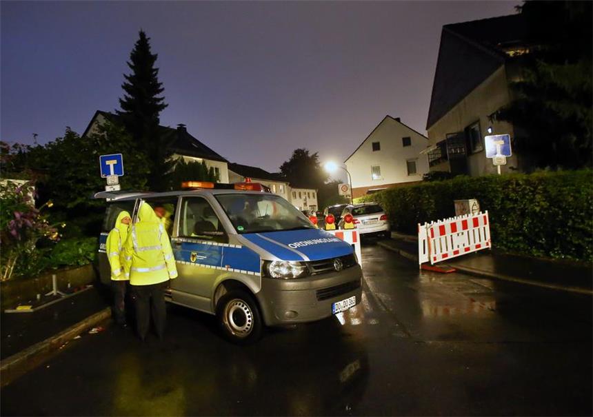 Flüchtlings-Erstaufnahme wieder offen - Zweifel an Partnern Das Ordnungsamt hatte die Glückaufsegenstraße gesperrt.