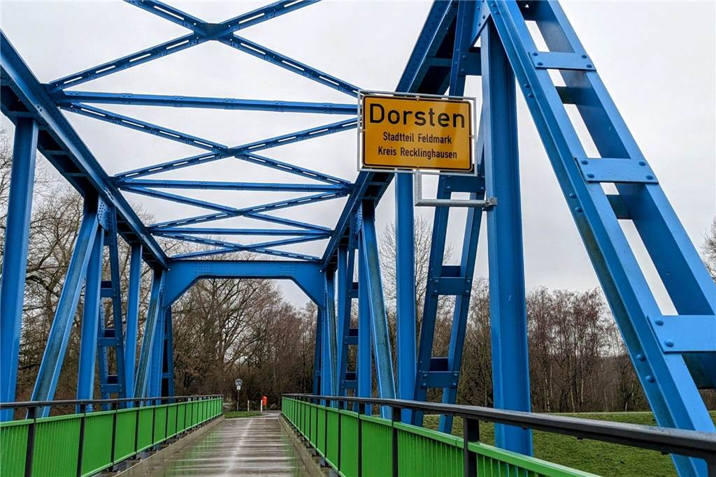 An der Zechenbahnbrücke: „Schild-Bürgerrunde“ markiert ihr Grenzrevier Schild