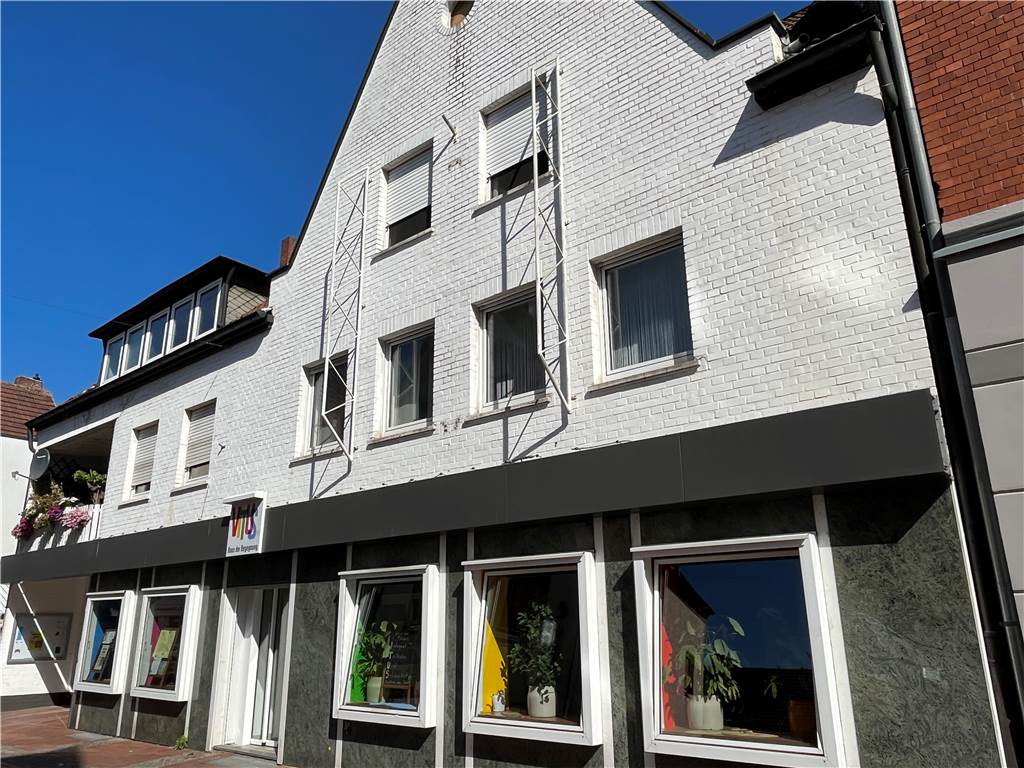 Lost Place mitten in Halterner Innenstadt: Bald steht der Abriss an Das Osemann-Haus wurde nach der Zerstörung neu aufgebaut, die Fassade erinnert nur vage an das Gründerhaus. Hier betrieb Familie Osemann eine Bäckerei und ein Lebensmittelgeschäft.