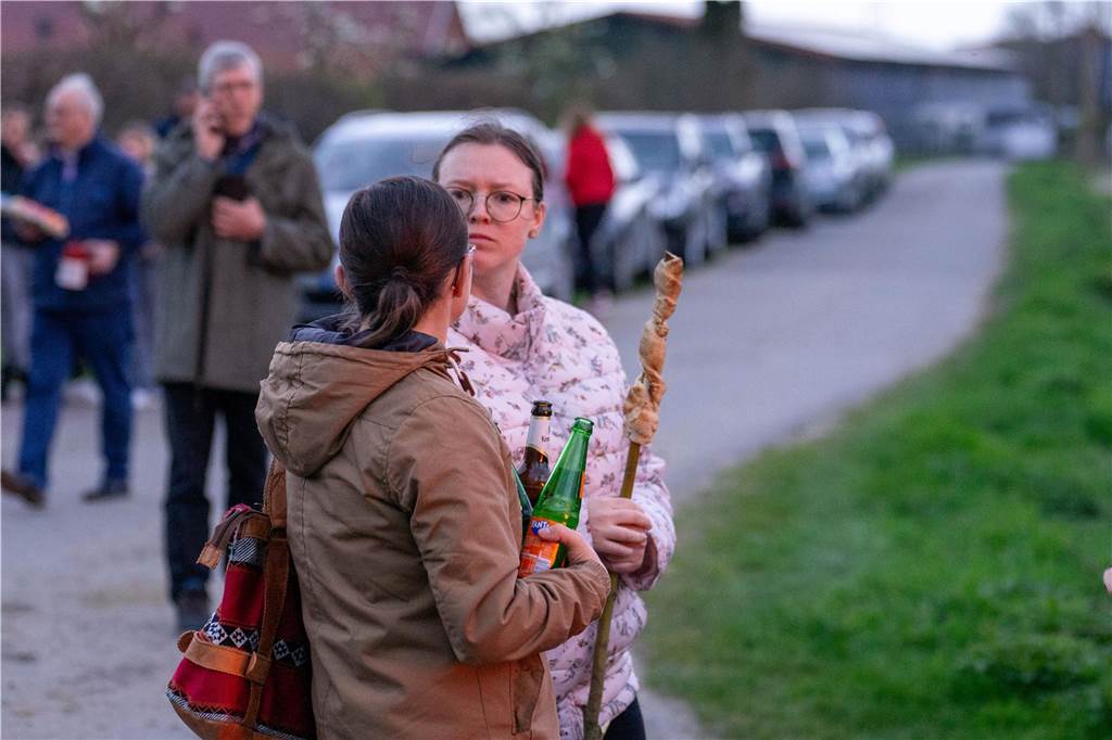 Das Osterfeuer der Martinsgesellschaft Brederode-Lenklar war wieder Anziehungspunkt für viele Menschen.