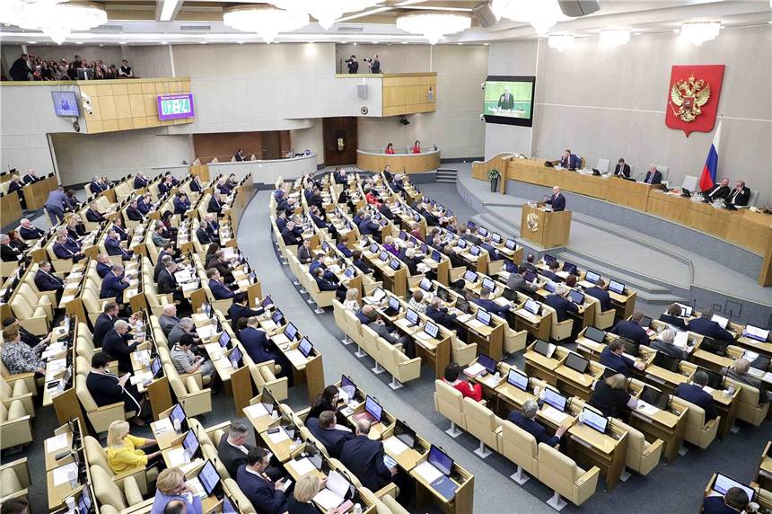 Duma beschließt hohe Strafen für „Fake News“ über Militär Das Parlament in Moskau. In Russland drohen für die Verbreitung angeblicher Falschinformationen über die russischen Streitkräfte künftig hohe Geldstrafen und bis zu 15 Jahre Haft. Foto: -/Russian State Duma/dpa