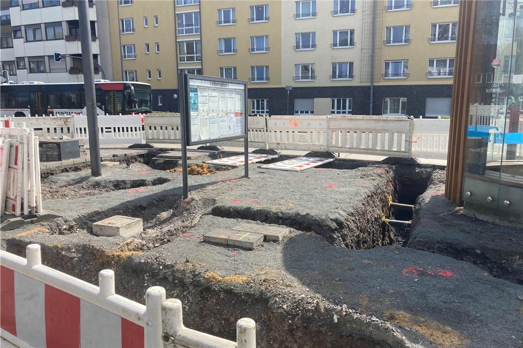 Baustelle am Busbahnhof: Hier wird nichts gebaut oder repariert Blindgänger-Suche am Bahnhof in Schwerte