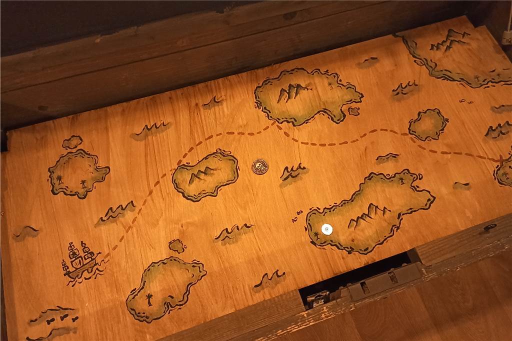 Neuer Escape-Room in Lünen: Schatzsuche mitten in der Innenstadt Das Piratenschiff ist auf einem der sieben Weltmeere unterwegs.