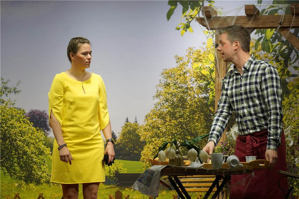 Das plattdeutsche Theaterstück "Kohlmeyer siene Döchter" sorgte beim Publikum der Generalprobe für zahlreiche Lacher und Schenkelklopfer.