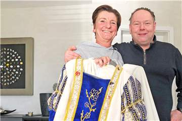 Das Prinzessinnenkleid bleibt für diese Session im Schrank. Birgit Robers und Franz Schlüter feiern in diesem Jahr nur in kleinem, privaten Rahmen und setzen als Prinzenpaar ihre Hoffnungen in die nächste Session.
