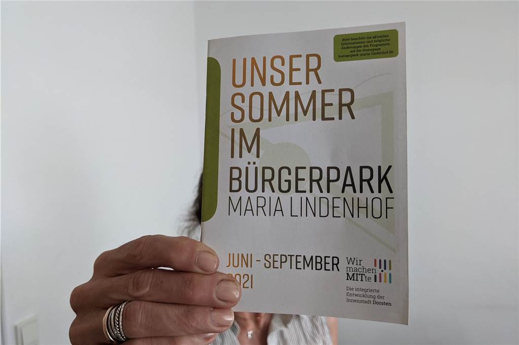 Indie-Pop-Band aus Paris startet Europa-Tournee im Bürgerpark Dorsten Das Programmheft liegt an öffentlichen Stellen und an der Oude-Marie-Theke aus.