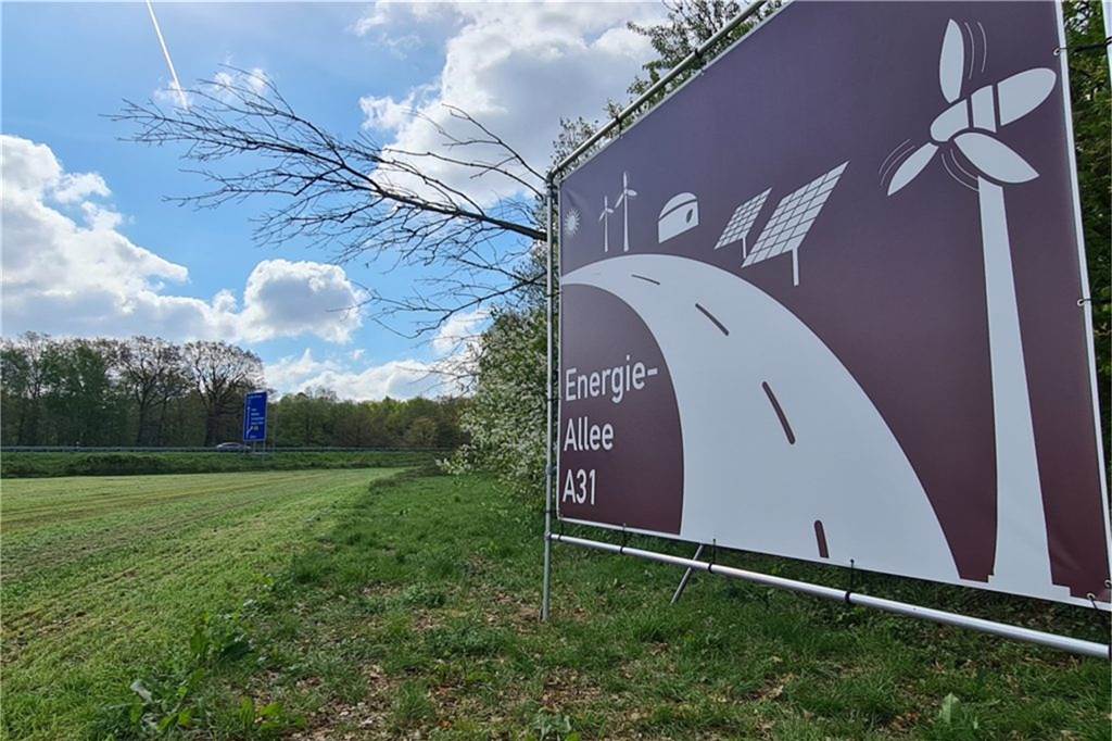 Besonderes Schild an der A31: Autobahn GmbH sorgt für Frustmoment Das Provisorium wurde von der Autobahn GmbH nicht als offizielles Schild genehmigt.