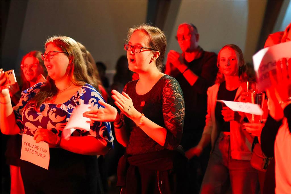 Band Dorsten gab Konzert in Dorsten: Stippvisite auf Europatour Das Publikum im Treffpunkt Altstadt in Dorsten war begeistert.