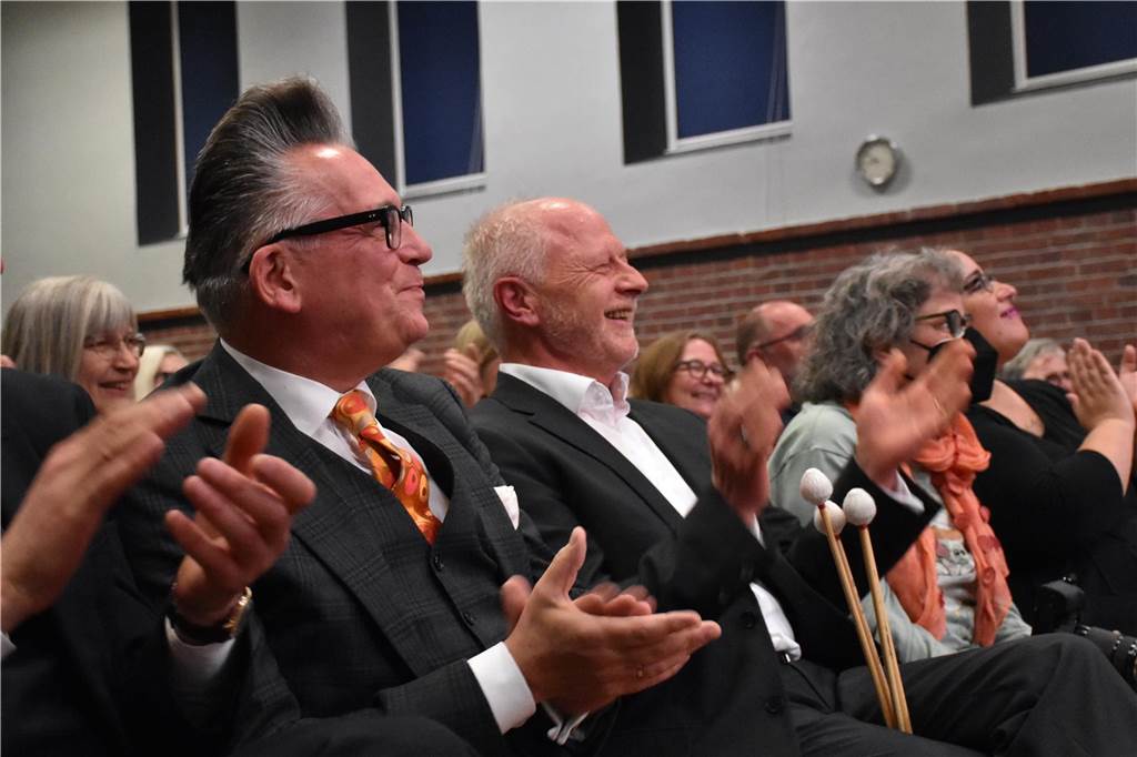 Jazz-Links und Familientreffen: Konzert mit Roger Glenn füllt Tonhalle Götz Alsmann und Altfrid Maria Sicking im Publikum