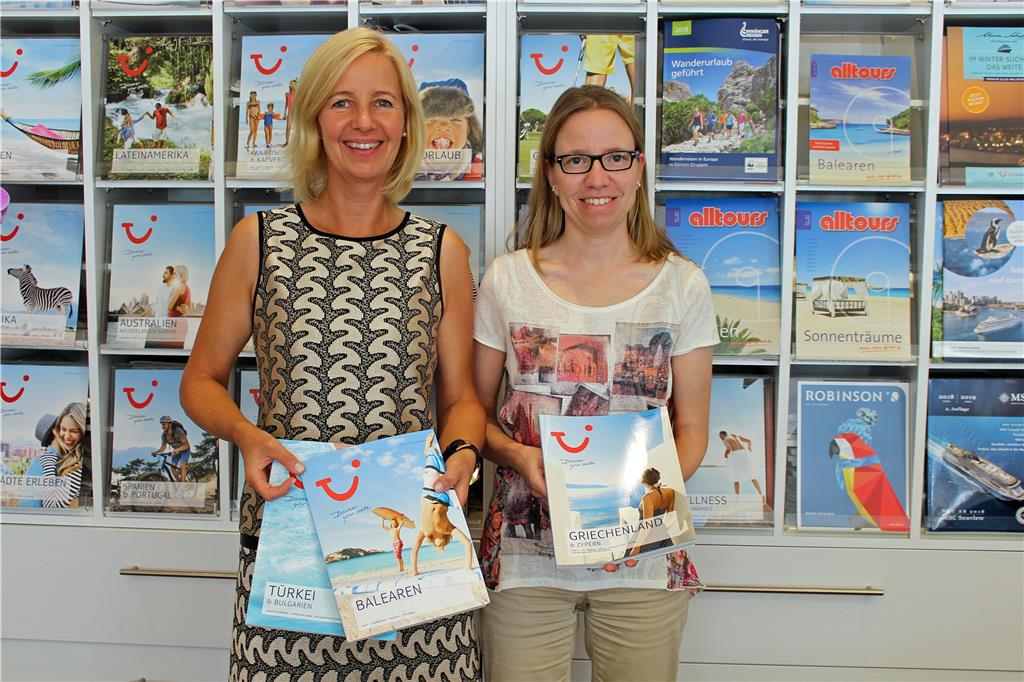Für kurzentschlossene Sparfüchse ist die Türkei das Urlaubsziel Nummer 1 Das Reisebüro Lunemann stellt Mallorca, Türkei und Griechenland als Top-Drei-Reiseziele vor, links Petra Schmiedeknecht und rechts Heike Becker.