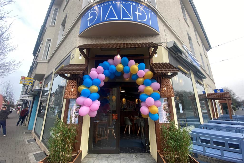 Eröffnung: Di An Di ist ein neues vietnamesisches Restaurant in Castrop-Rauxel Das Restaurant Di An Di wurde am Eröffnungstag mit Ballonen geschmückt.