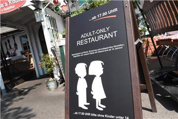 Das Restaurant „Oma's Küche“ auf Rügen will mit dem Kinderverbot ab 17.00 Uhr eine „Oase der Ruhe“ bieten. Foto: Stefan Sauer