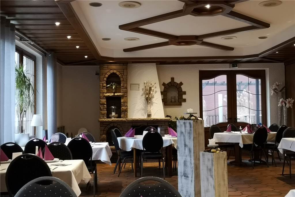 Wetterkamp hat sich von der Dorfkneipe zum Restaurant gemausert Das Restaurant Wetterkamp präsentiert sich im rustikalen und bürgerlichen Stil.
