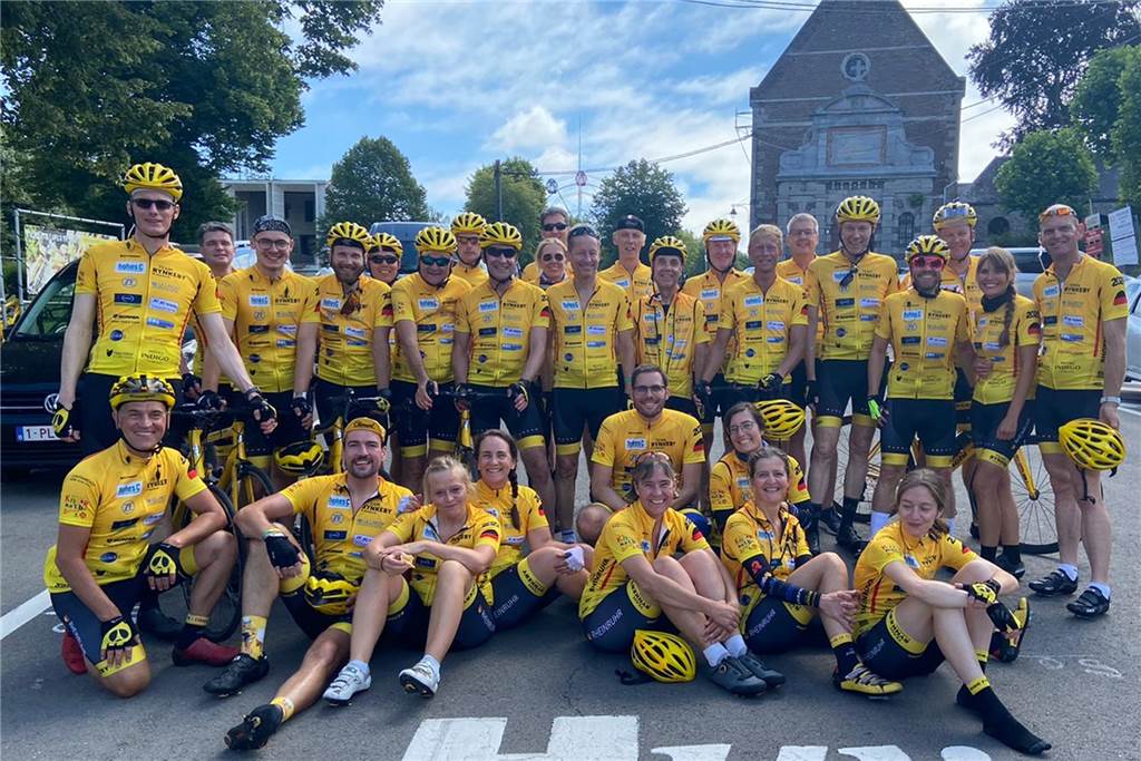 Das Rhein-Ruhr-Team auf der Tour nach Paris im Jahr 2022. Alle Radler fiebern schon dem Start in 2023 entgegen.