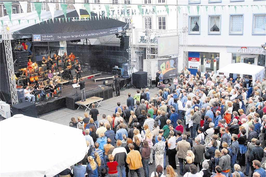 Rockorchester Ruhrgebeat 2007 beim Kultursommer auf dem Dorstener Marktplatz.