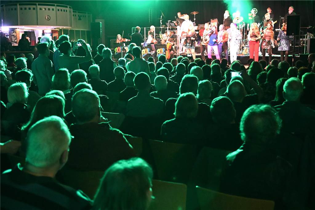 Das Rockorchester Ruhrgebeat im Gemeinschaftshaus.