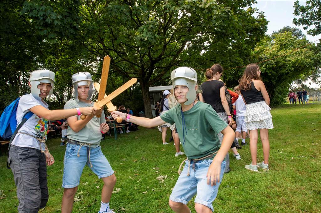 Das römisch-germanische Handwerk, Gladiatoren-Kämpfe, exerzierende Römer, Mitmach-Aktionen für junge Besucher - im Römermuseum in Haltern war richtig was los.