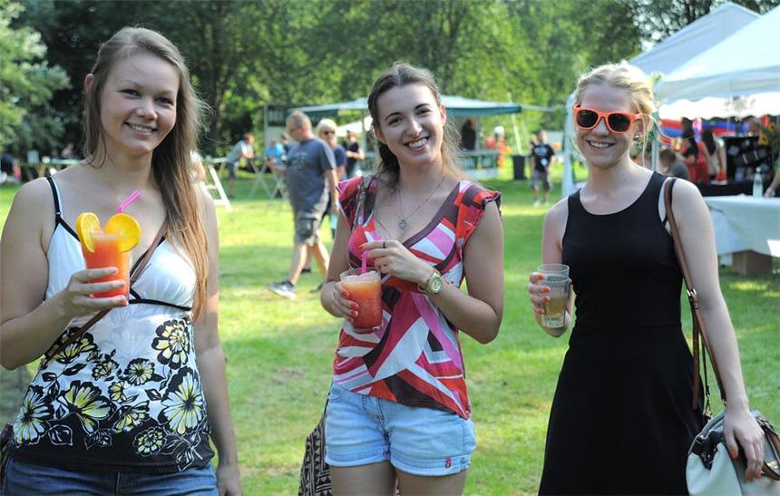 Das Ruhrflairfestival nahm am ersten Tag bei heißem Wetter lansam Fahrt auf.