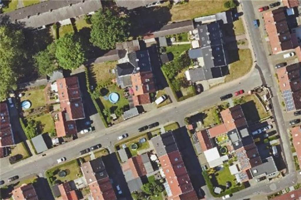Straßenausbaubeiträge vor Aus: Hausbesitzer zahlen bald trotzdem Das RVR-Luftbild zeigt die Straßen Nachtigallenweg und Drosselweg im Jahr 2020.