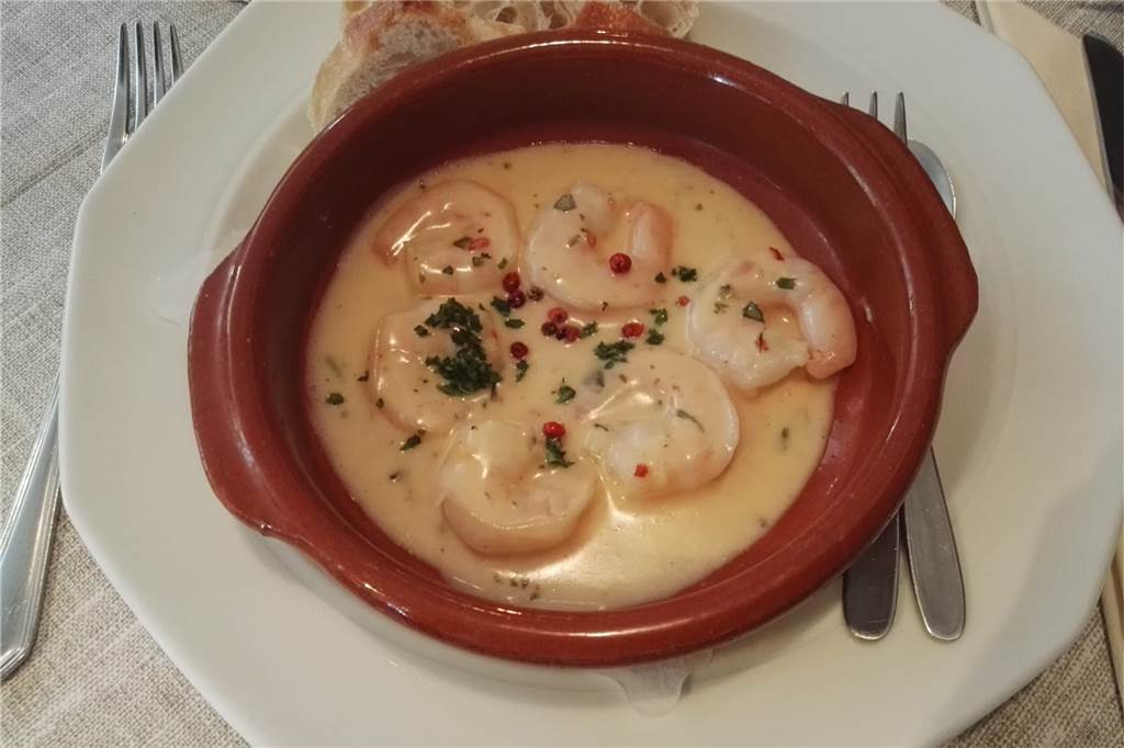 Im Brauhaus Drei Linden kommen nicht nur Kirchgänger auf ihre Kosten Das Scampi-Pfännchen