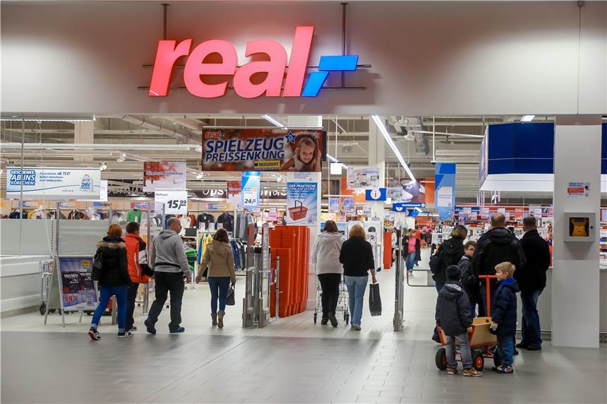 Letzter Real-Markt in Dortmund schließt: Datum steht fest Das Schicksal des letzten Real-Markts in Dortmund ist besiegelt. Dem Aplerbecker Markt ergeht es nun wie jenen im Indupark, hier in einem Archivbild zu sehen.