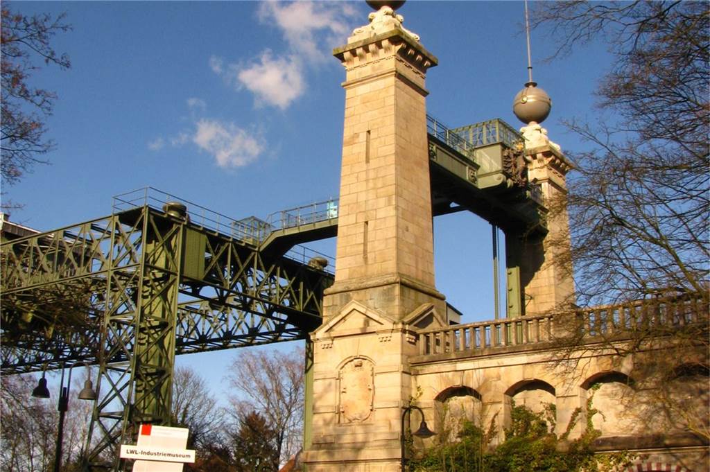 26 tolle Sehenswürdigkeiten in Dortmund und Umgebung Das Schiffshebewerk Henrichenburg wurde 1899 eingeweiht.