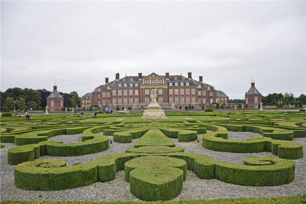 „Spencer“-Produzent beantwortet Fragen zu Dreharbeiten am Schloss Nordkirchen Das Schloss ist eine beliebte Kulisse.