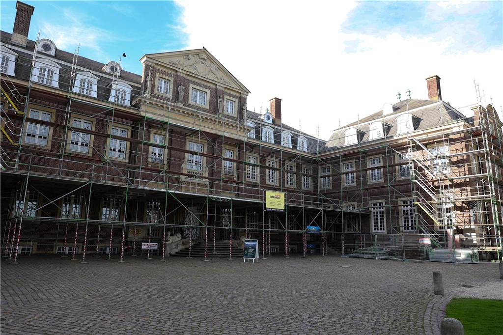 Sommernachtskonzert: Wer noch Tickets haben möchte, sollte sich beeilen Das Schloss Nordkirchen ist in diesem Jahr eingerüstet.