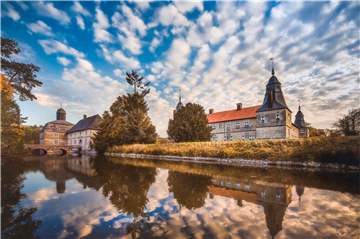 Das Schloss Westerwinkel ist ein echter Blickfang für Spaziergänger - und schon bald Wohnsitz des Grafen von Merveldt.