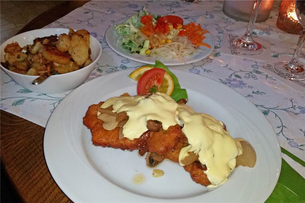 Waldschänke Kortböyer in Wüllen: Leckeres Essen in uriger Atmosphäre Das Schnitzel Mailänder Art