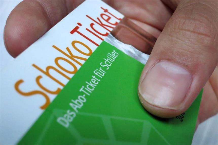 Stadteltern wollen Schokoticket für alle Dortmunder Schüler Das Schokoticket sorgt für Diskussionen.