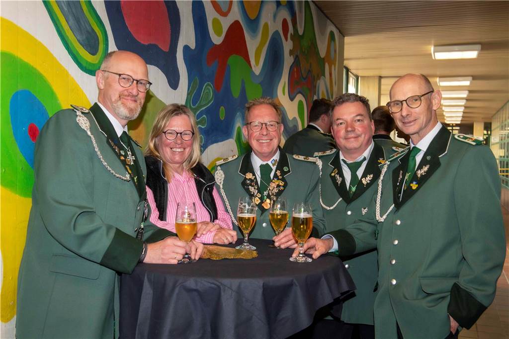 Das Schützenfest 2025 wirft seine Schatten voraus: Am Samstagabend, 26. April 2025, fand in der Aula des Schulzentrums der Königsehrenabend statt. Die Stimmung war ausgelassen.