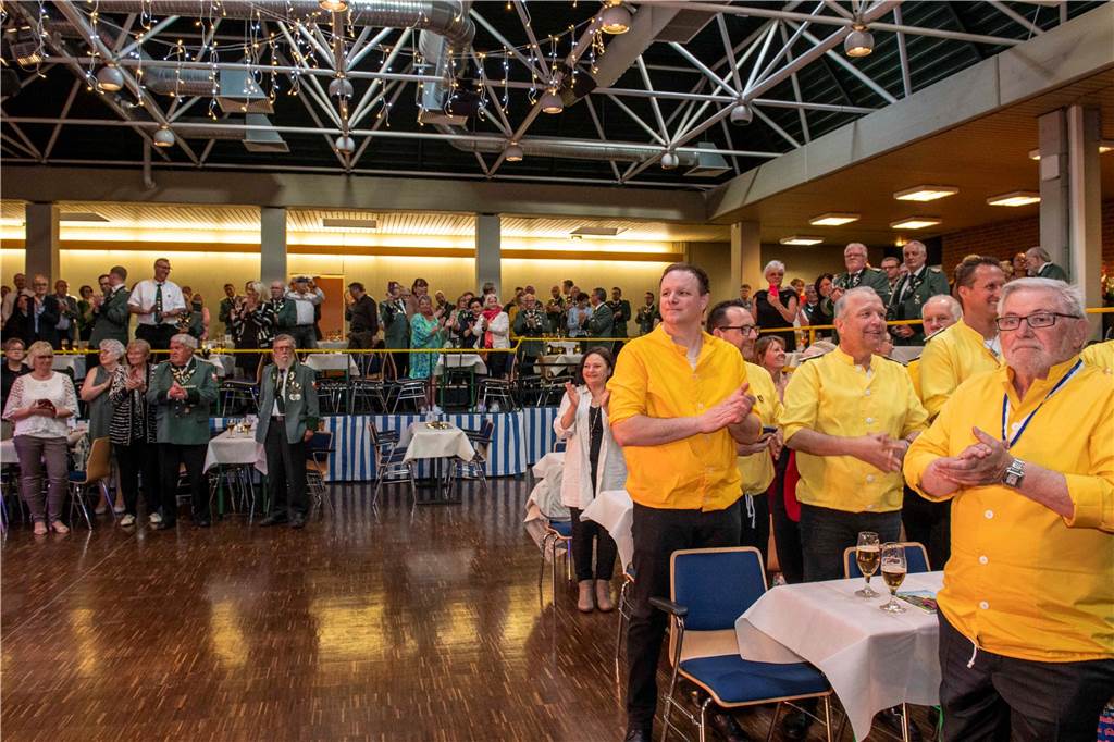 Das Schützenfest 2025 wirft seine Schatten voraus: Am Samstagabend, 26. April 2025, fand in der Aula des Schulzentrums der Königsehrenabend statt. Die Stimmung war ausgelassen.