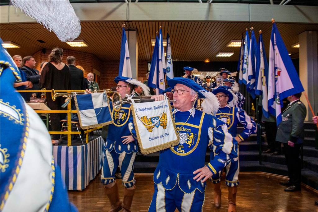 Das Schützenfest 2025 wirft seine Schatten voraus: Am Samstagabend, 26. April 2025, fand in der Aula des Schulzentrums der Königsehrenabend statt. Die Stimmung war ausgelassen.