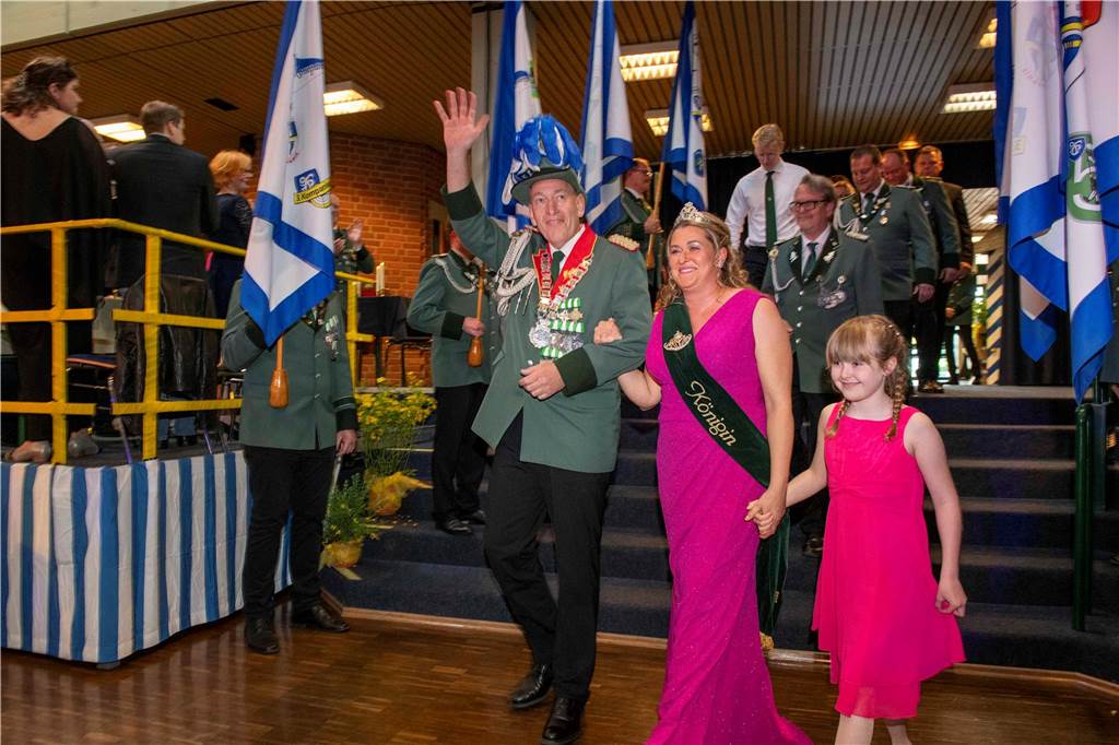 Das Schützenfest 2025 wirft seine Schatten voraus: Am Samstagabend, 26. April 2025, fand in der Aula des Schulzentrums der Königsehrenabend statt. Die Stimmung war ausgelassen.