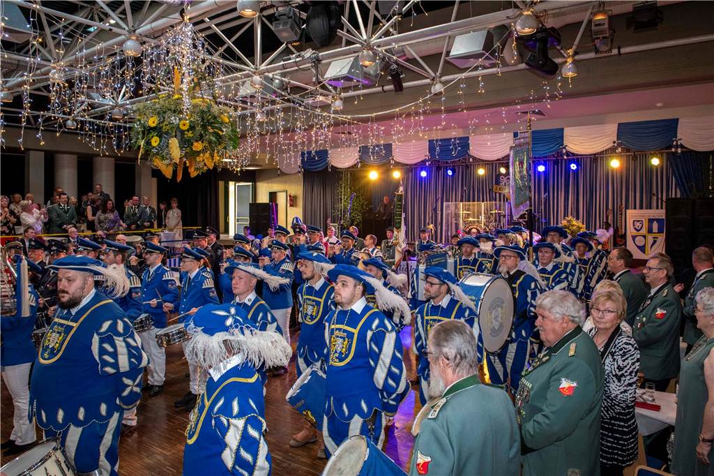 Das Schützenfest 2025 wirft seine Schatten voraus: Am Samstagabend, 26. April 2025, fand in der Aula des Schulzentrums der Königsehrenabend statt. Die Stimmung war ausgelassen.