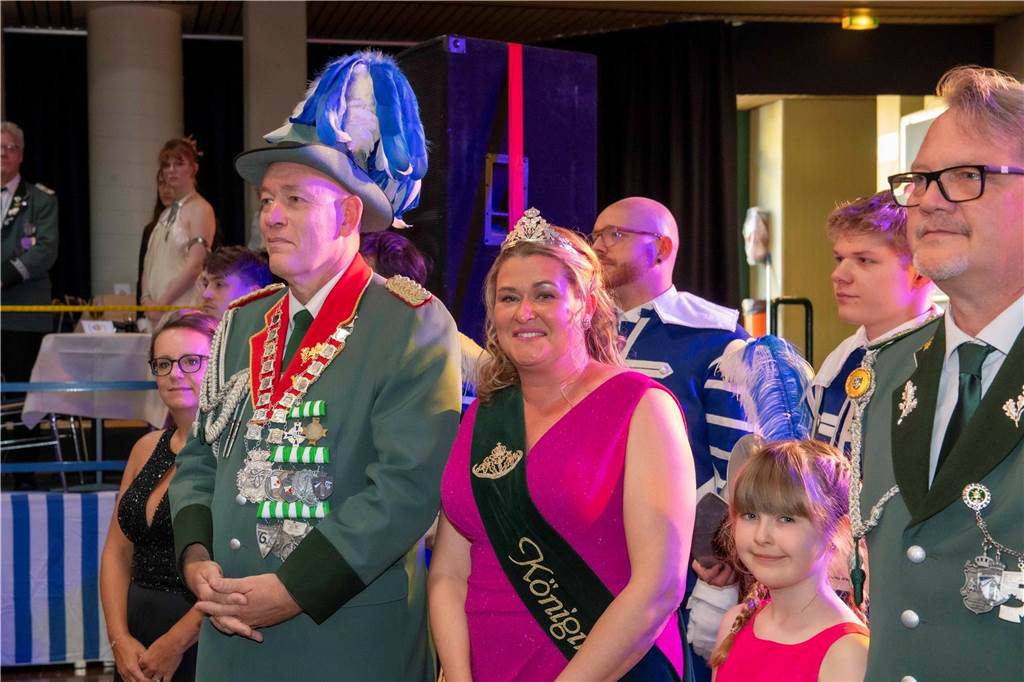 Das Schützenfest 2025 wirft seine Schatten voraus: Am Samstagabend, 26. April 2025, fand in der Aula des Schulzentrums der Königsehrenabend statt. Die Stimmung war ausgelassen.