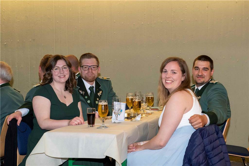 Das Schützenfest 2025 wirft seine Schatten voraus: Am Samstagabend, 26. April 2025, fand in der Aula des Schulzentrums der Königsehrenabend statt. Die Stimmung war ausgelassen.