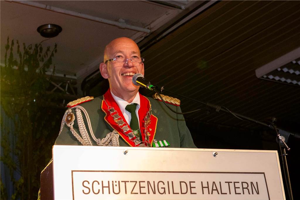 Das Schützenfest 2025 wirft seine Schatten voraus: Am Samstagabend, 26. April 2025, fand in der Aula des Schulzentrums der Königsehrenabend statt. Die Stimmung war ausgelassen.