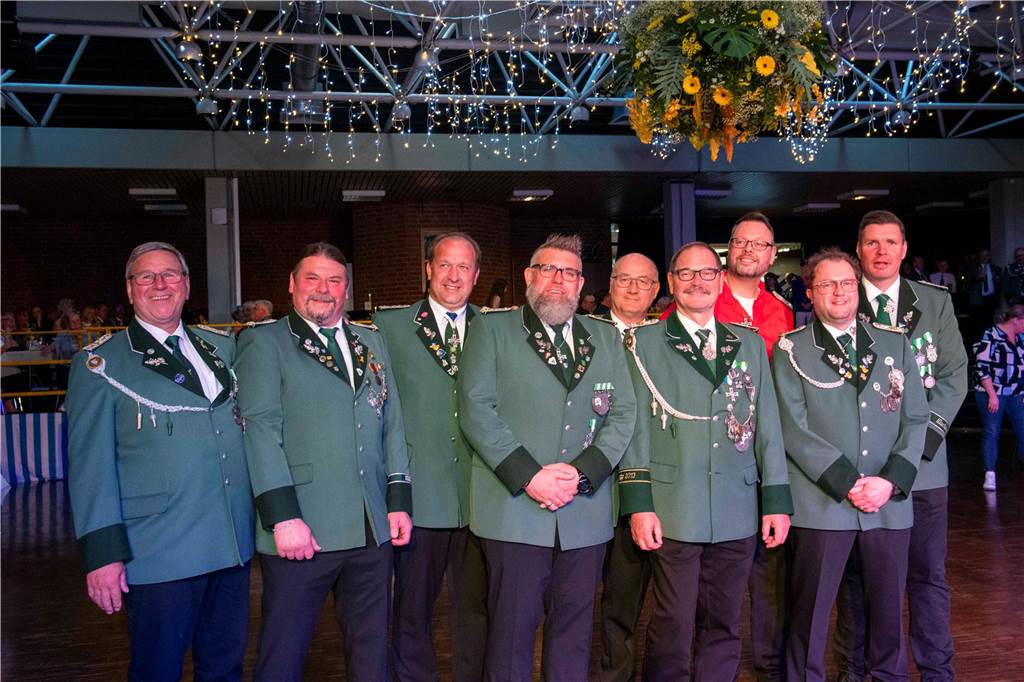 Das Schützenfest 2025 wirft seine Schatten voraus: Am Samstagabend, 26. April 2025, fand in der Aula des Schulzentrums der Königsehrenabend statt. Die Stimmung war ausgelassen.