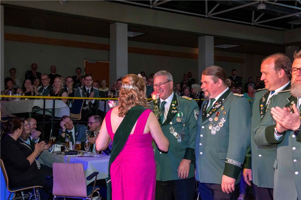 Das Schützenfest 2025 wirft seine Schatten voraus: Am Samstagabend, 26. April 2025, fand in der Aula des Schulzentrums der Königsehrenabend statt. Die Stimmung war ausgelassen.