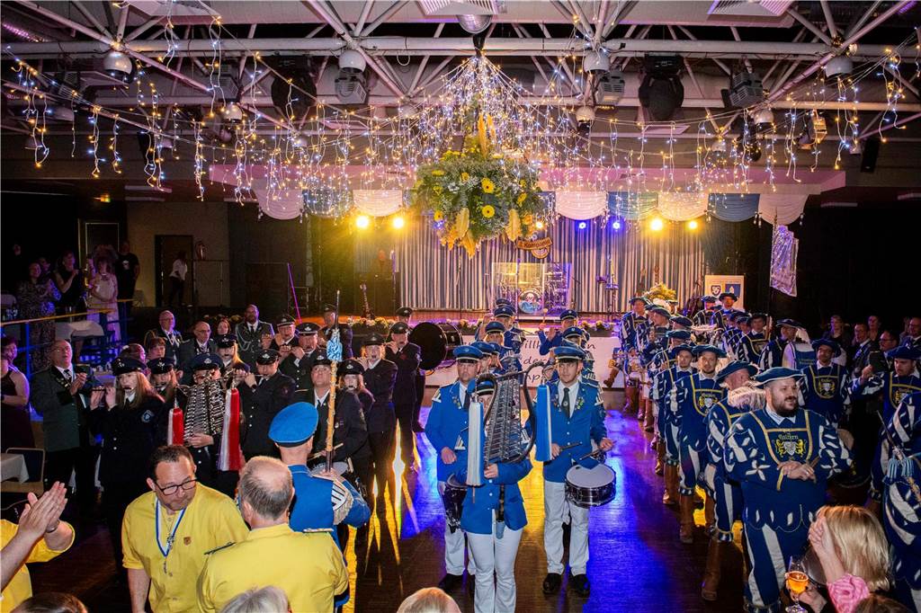 Das Schützenfest 2025 wirft seine Schatten voraus: Am Samstagabend, 26. April 2025, fand in der Aula des Schulzentrums der Königsehrenabend statt. Die Stimmung war ausgelassen.