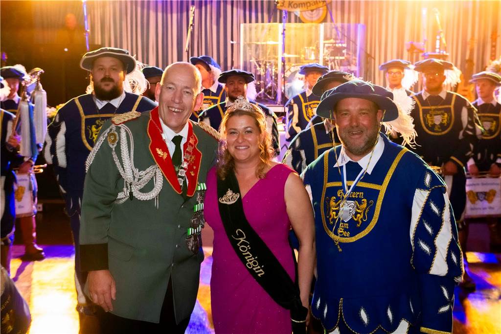 Das Schützenfest 2025 wirft seine Schatten voraus: Am Samstagabend, 26. April 2025, fand in der Aula des Schulzentrums der Königsehrenabend statt. Die Stimmung war ausgelassen.