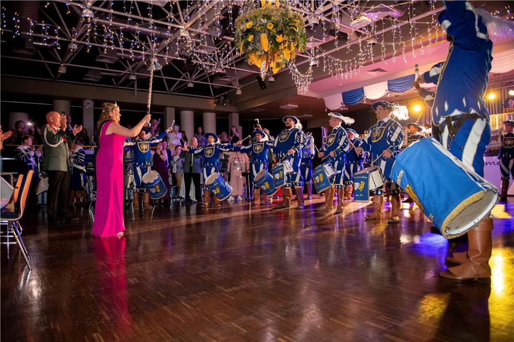 Das Schützenfest 2025 wirft seine Schatten voraus: Am Samstagabend, 26. April 2025, fand in der Aula des Schulzentrums der Königsehrenabend statt. Die Stimmung war ausgelassen.